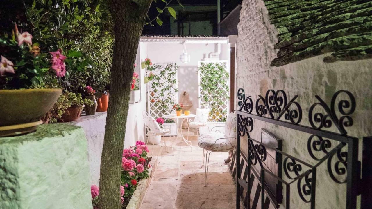 Trullo "Vicolo Fiorito" Villa Alberobello Exterior photo